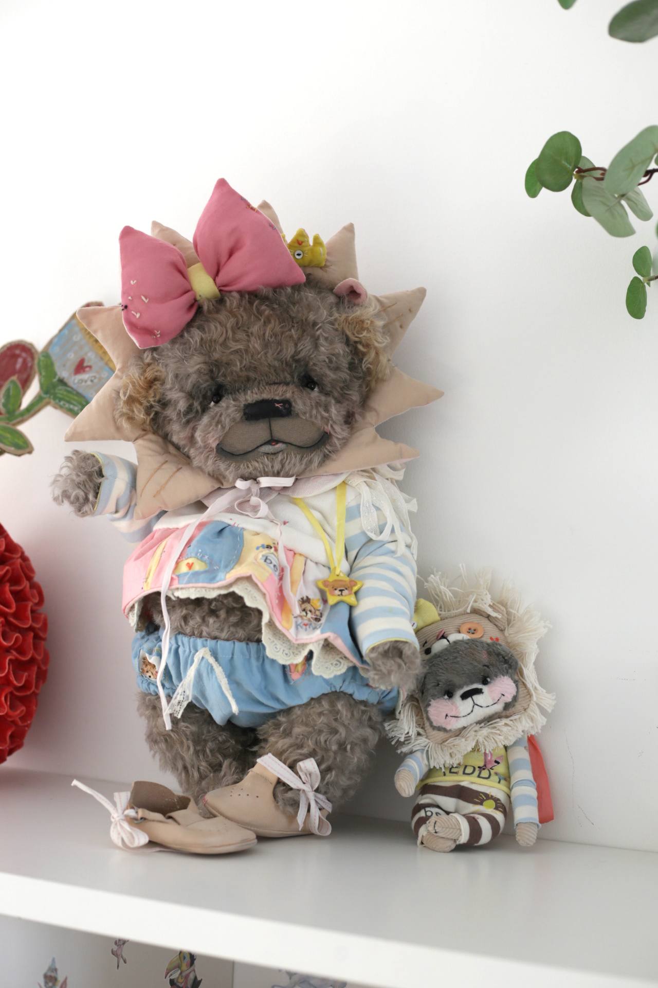 Leo, handgefertigter Künstlerbär, Unikat — Accessoires